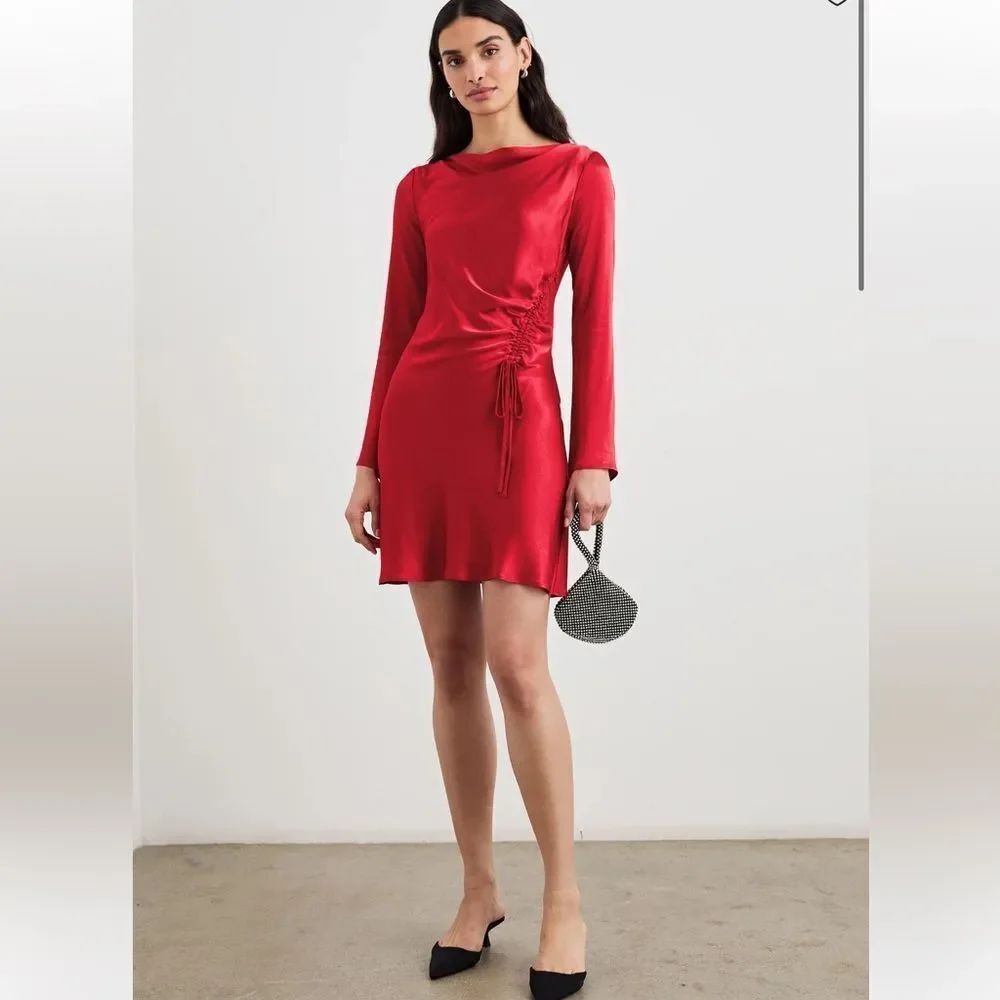Alessandra Red Dress
Scarlet